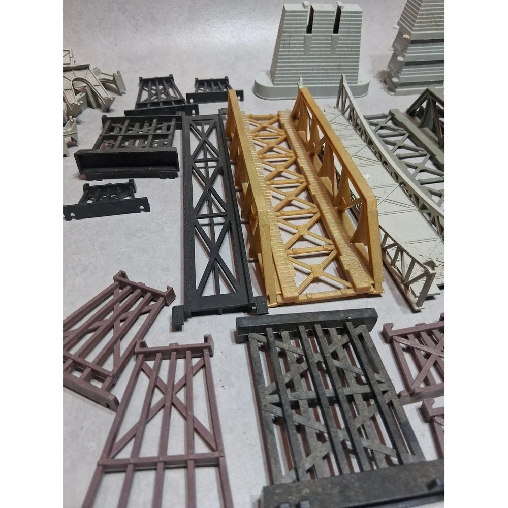 HO Scale Train Bridge Piers Risers Track Supports Too Many Pieces To Count